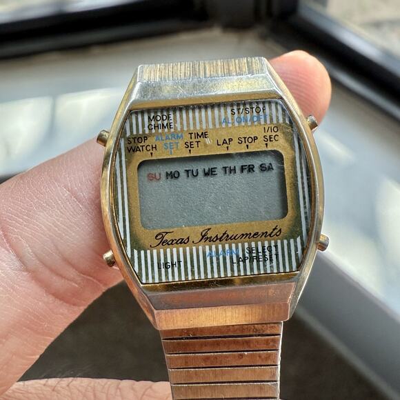 Vintage Texas Instruments Chronograph Alarm Watch Gold Tone Stainless Steel - Picture 6 of 8